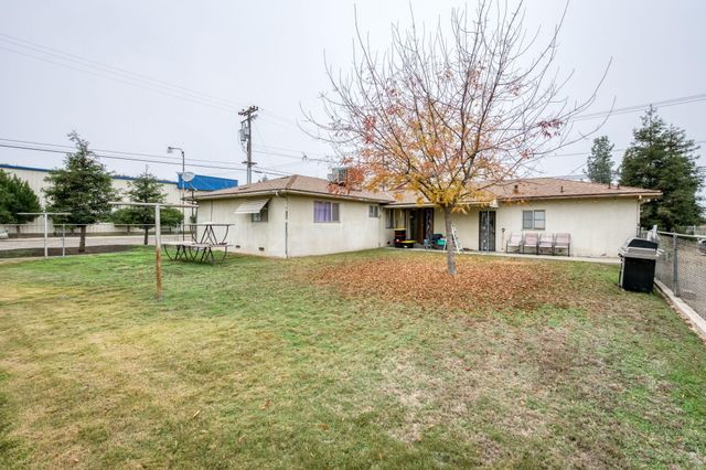 1055 E Dinuba Avenue, Reedley, CA 93654
