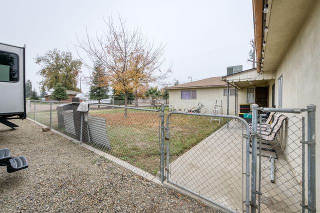 1055 E Dinuba Avenue, Reedley, CA 93654