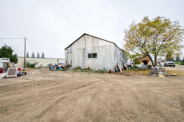 1055 E Dinuba Avenue, Reedley, CA 93654