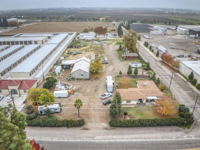 1055 E Dinuba Avenue, Reedley, CA 93654