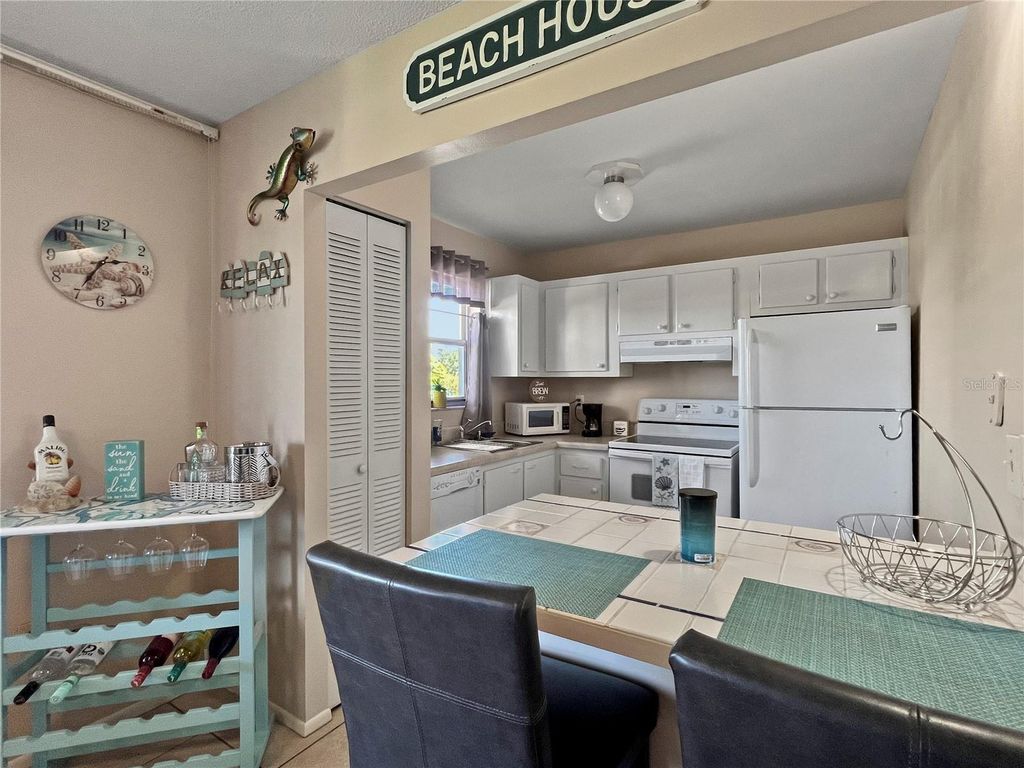 Image 9 of property listing at 4480 IRONWOOD CIRCLE 217A, Bradenton, FL 34209