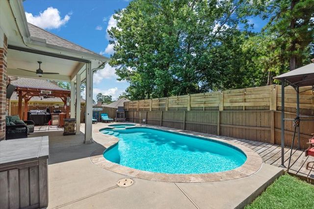 3726 Whisper Walk, Montgomery, TX 77356