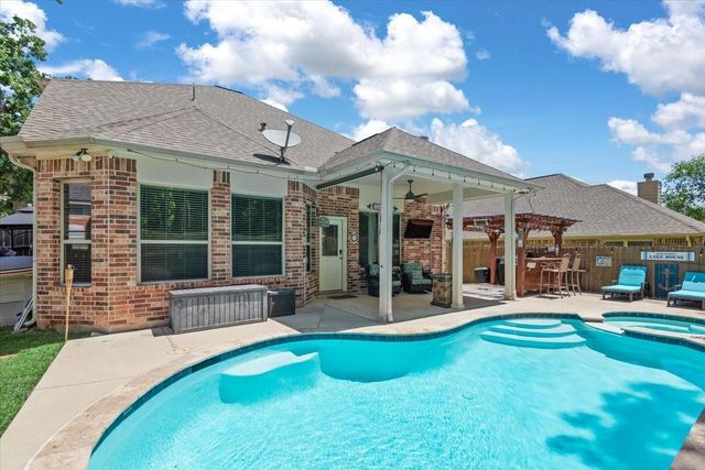 3726 Whisper Walk, Montgomery, TX 77356