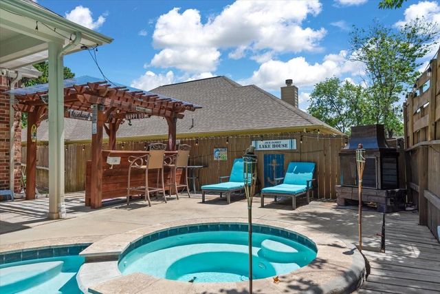 3726 Whisper Walk, Montgomery, TX 77356
