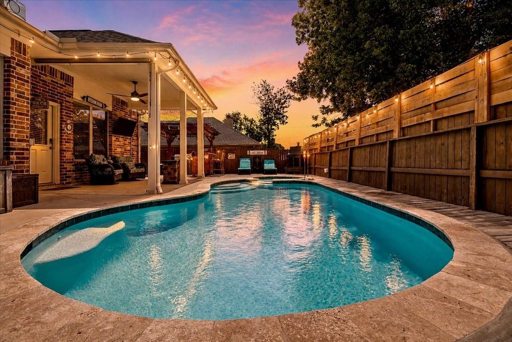 3726 Whisper Walk, Montgomery, TX 77356