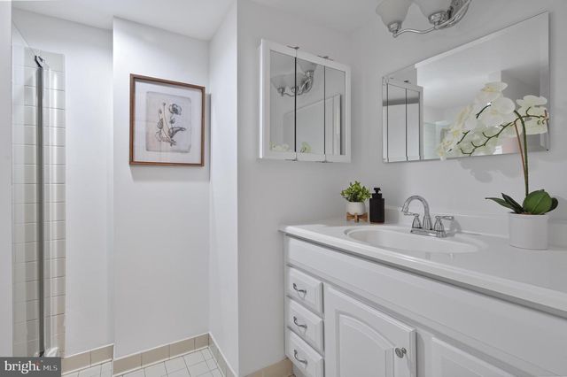 803 N HOWARD ST #333, Alexandria, VA 22304