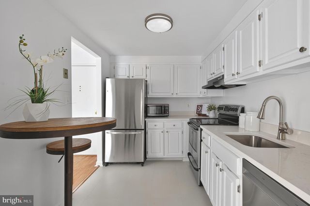 803 N HOWARD ST #333, Alexandria, VA 22304