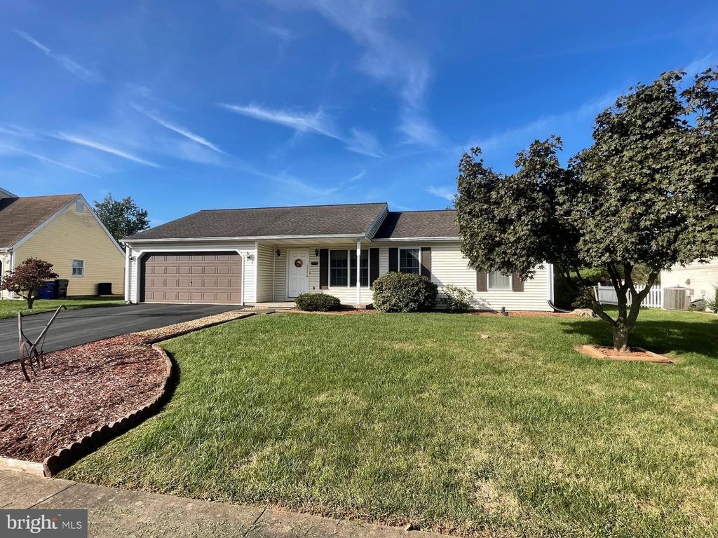 1670 MISTY DR, York, PA 17408