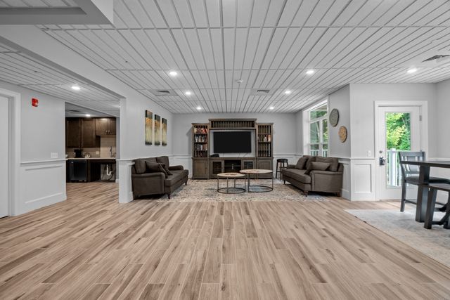 635 Old Post Road 302, Sharon, MA 02067