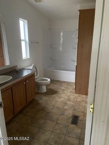 17321 E Zoo Stage Road, Vail, AZ 85641