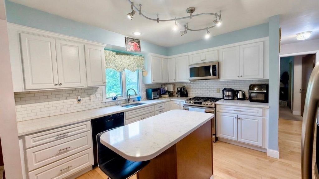 7740 47 1/2 Place N, New Hope, MN 55428 — exterior
