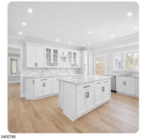 40 Park Ave, Newton Town, NJ 07860