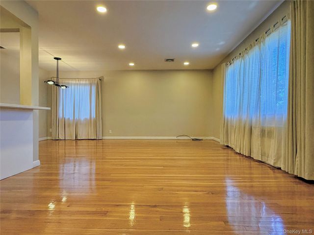 25116 Gaskell Road, Little Neck, NY 11362