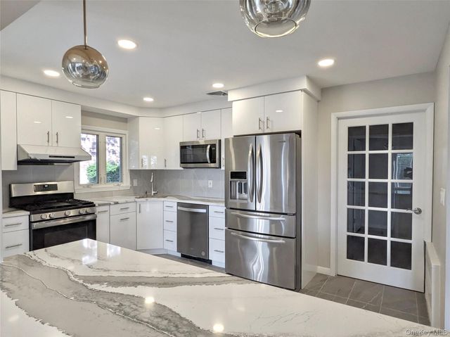 25116 Gaskell Road, Little Neck, NY 11362