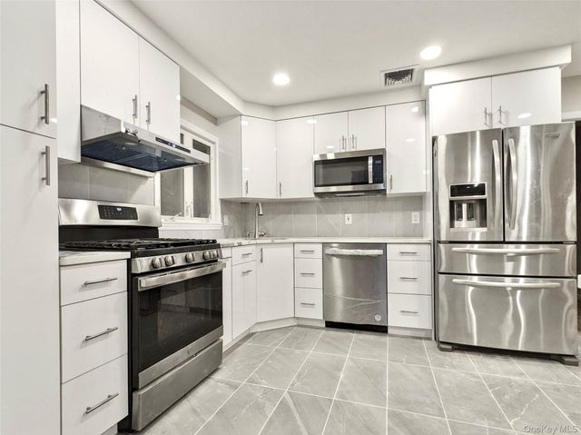 25116 Gaskell Road, Little Neck, NY 11362