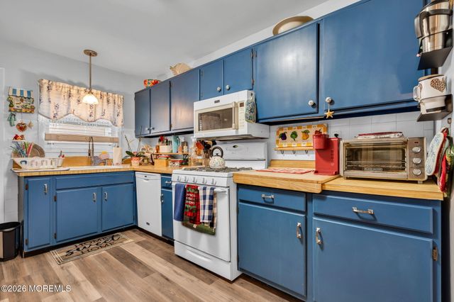 100 Torrey Pines Drive, Toms River, NJ 08757