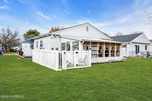 100 Torrey Pines Drive, Toms River, NJ 08757