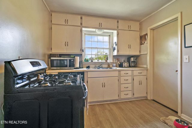 110 Clark Ave, Jamestown, TN 38556