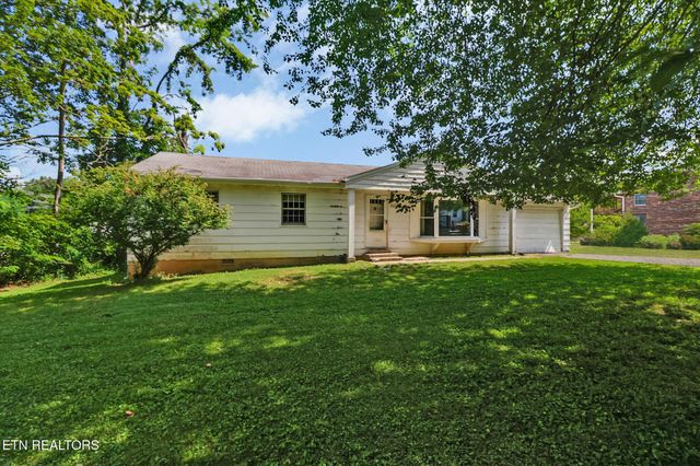 110 Clark Ave, Jamestown, TN 38556