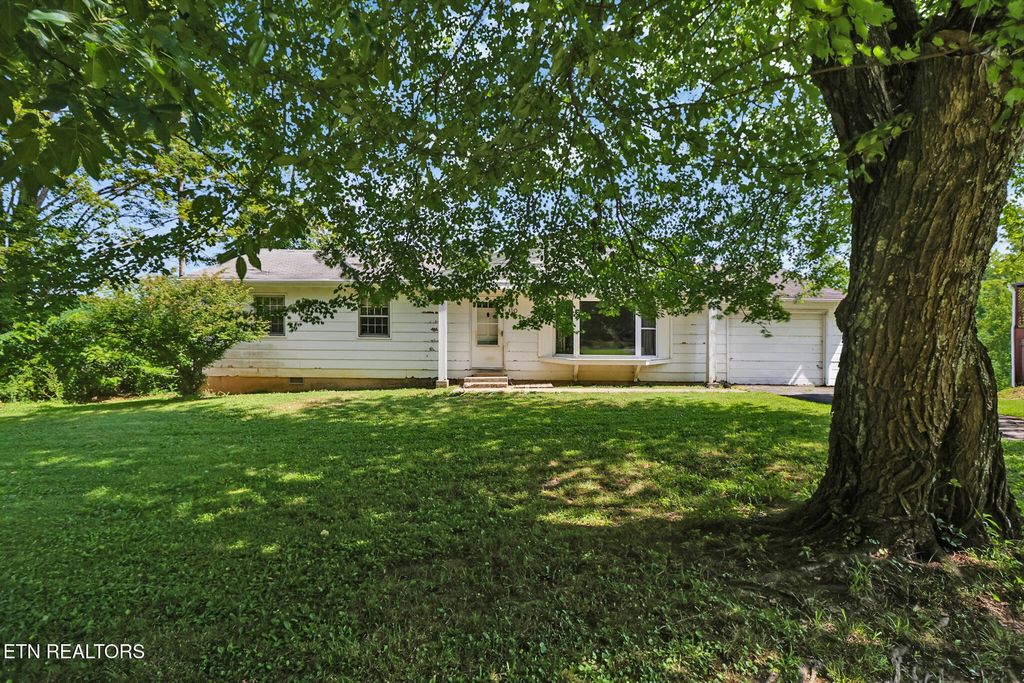 110 Clark Ave, Jamestown, TN 38556