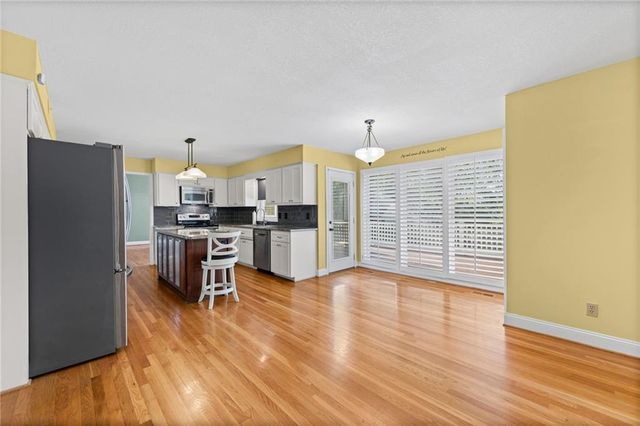 4203 NE 57th Terrace, Kansas City, MO 64119