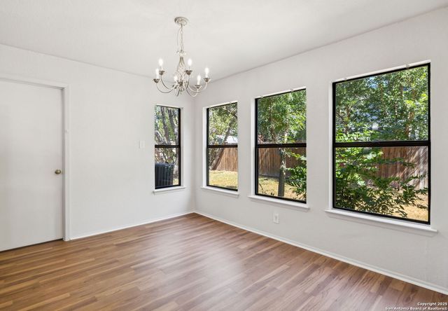 8127 Talkenhorn, Converse, TX 78109