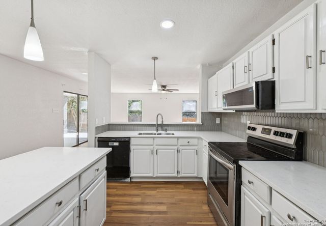 8127 Talkenhorn, Converse, TX 78109