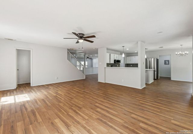 8127 Talkenhorn, Converse, TX 78109