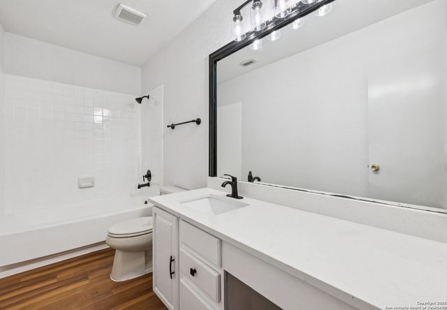 8127 Talkenhorn, Converse, TX 78109