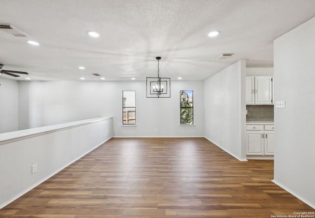 8127 Talkenhorn, Converse, TX 78109