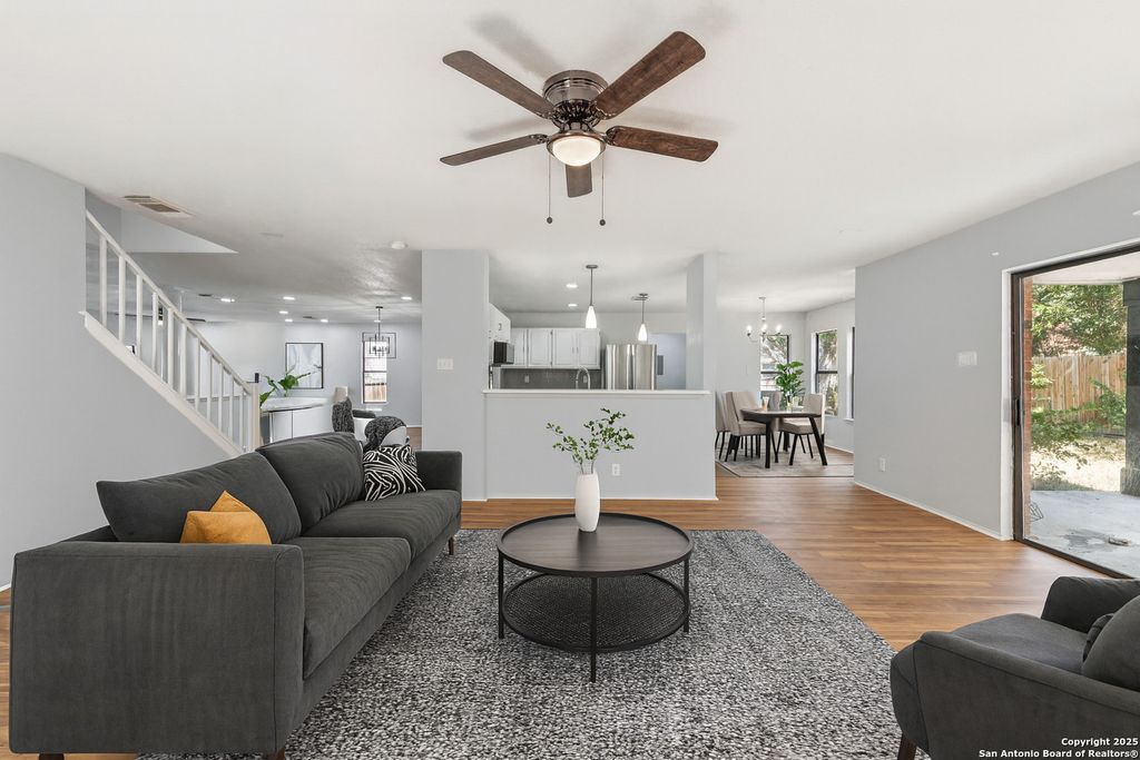 8127 Talkenhorn, Converse, TX 78109