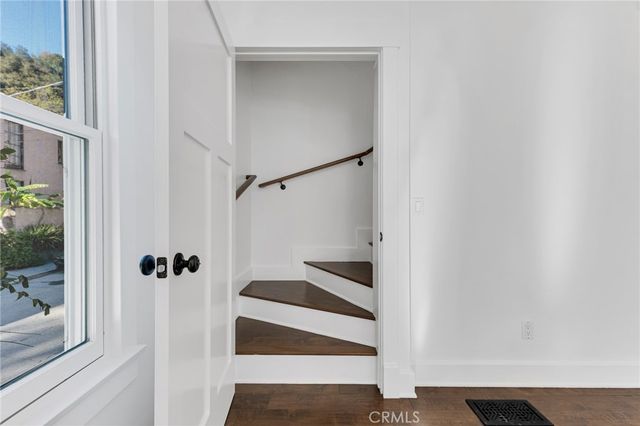 6117 Glen Holly Street, Los Angeles, CA 90068