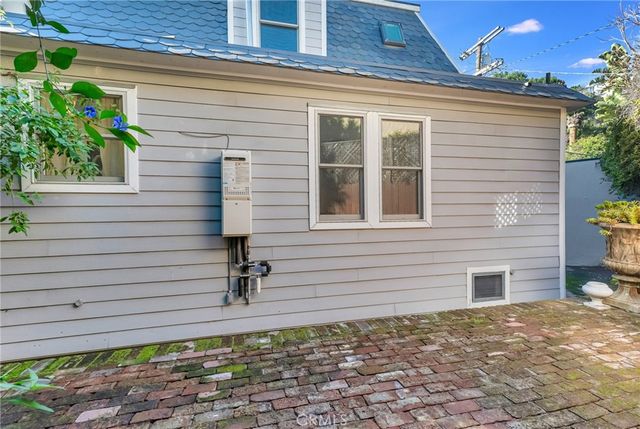 6117 Glen Holly Street, Los Angeles, CA 90068