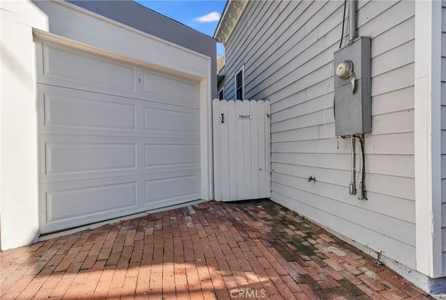 6117 Glen Holly Street, Los Angeles, CA 90068