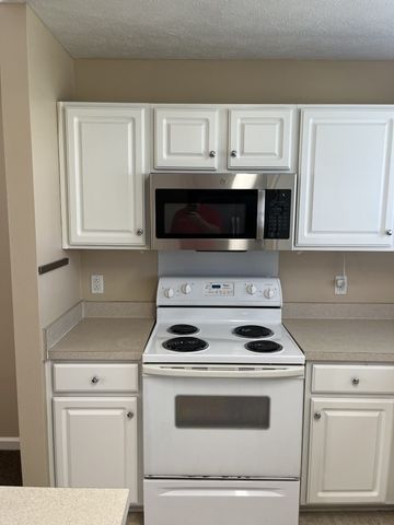 2613 Spring Farm Ln, Hermitage, TN 37076