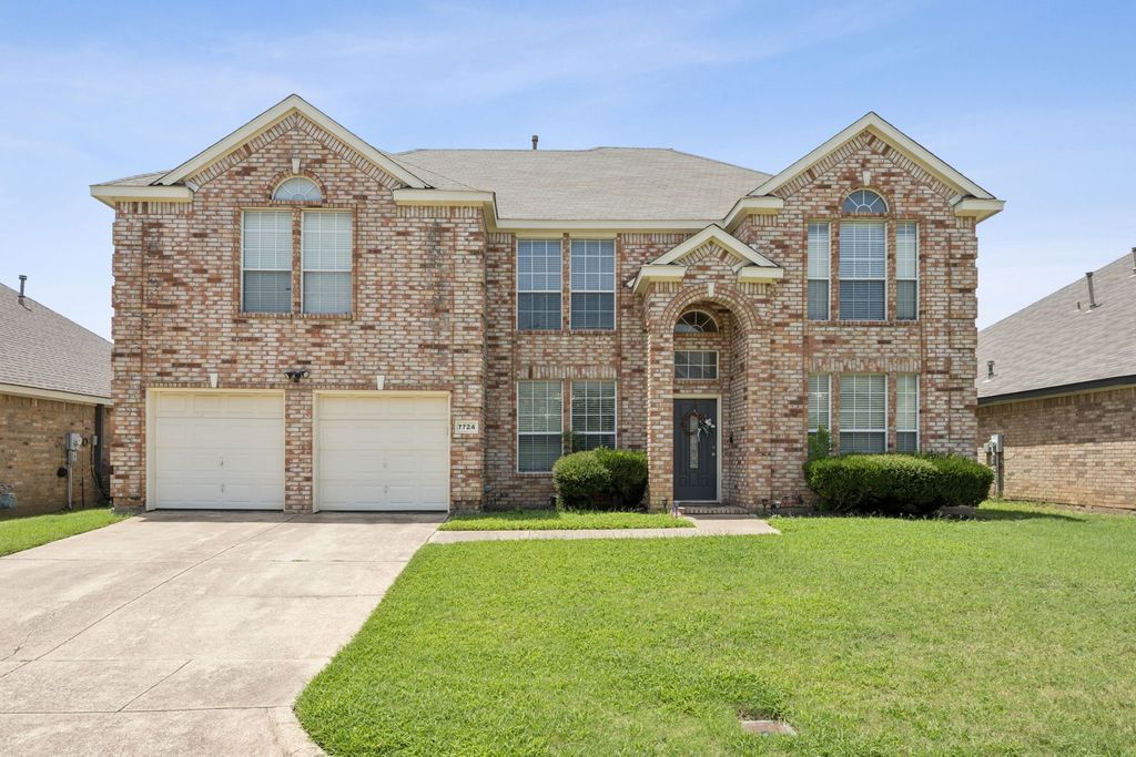 7724 Brook Meadow Lane, Fort Worth, TX 76133