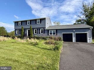 34 WOOSAMONSA RD, Pennington, NJ 08534