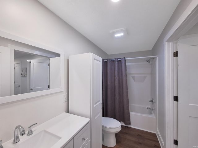 319 N Fourth Avenue, Evansville, IN 47710