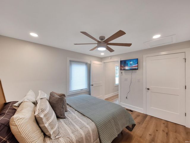 319 N Fourth Avenue, Evansville, IN 47710