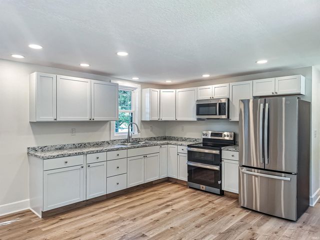 319 N Fourth Avenue, Evansville, IN 47710