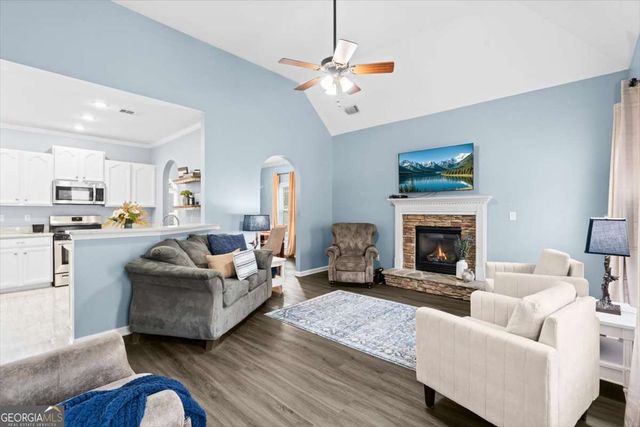 409 Willow Court, Rockmart, GA 30153