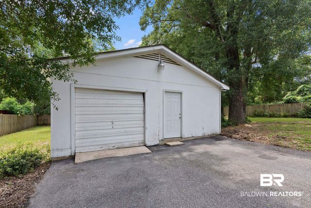 6879 Emory Drive, Mobile, AL 36619