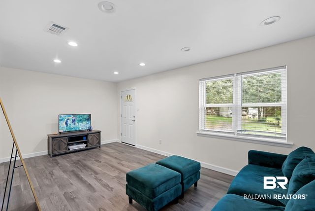 6879 Emory Drive, Mobile, AL 36619