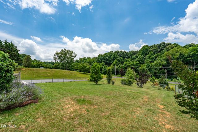 3433 Highway 81, Fall Branch, TN 37656