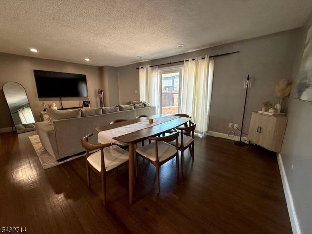 311 Tall Oak Ln, Hillsborough Twp., NJ 08844