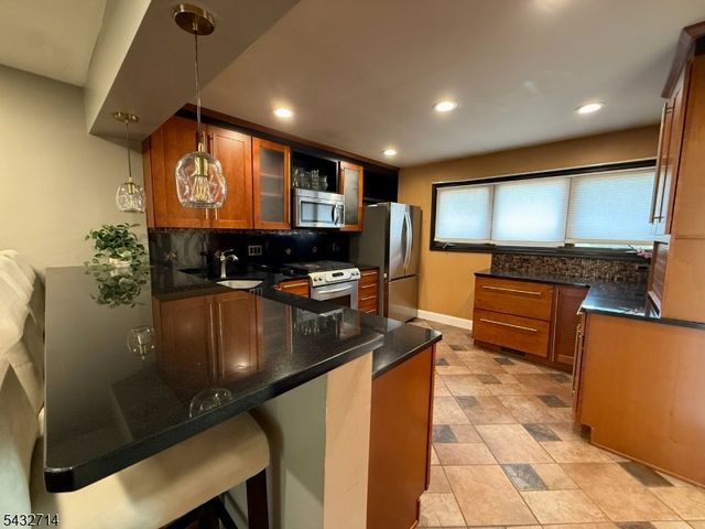 311 Tall Oak Ln, Hillsborough Twp., NJ 08844