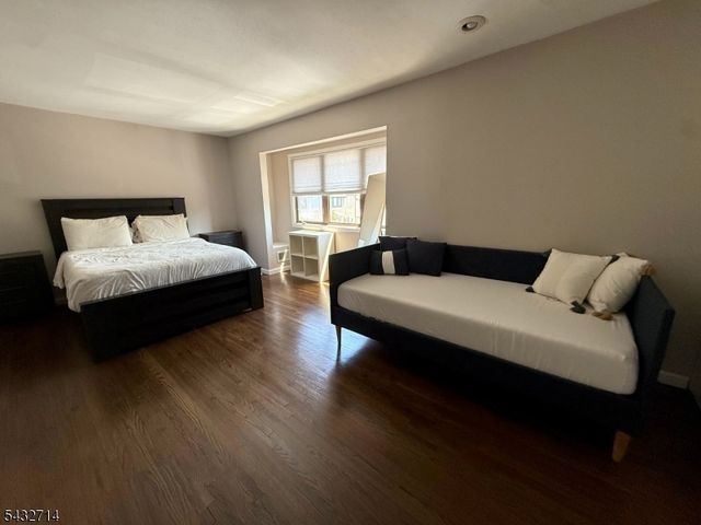 311 Tall Oak Ln, Hillsborough Twp., NJ 08844