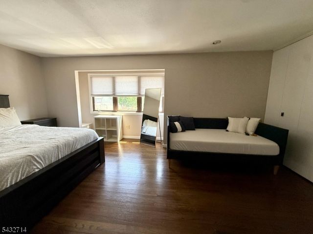 311 Tall Oak Ln, Hillsborough Twp., NJ 08844