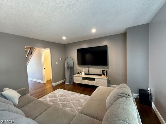 311 Tall Oak Ln, Hillsborough Twp., NJ 08844