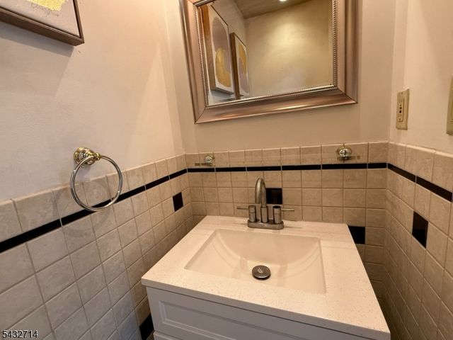 311 Tall Oak Ln, Hillsborough Twp., NJ 08844